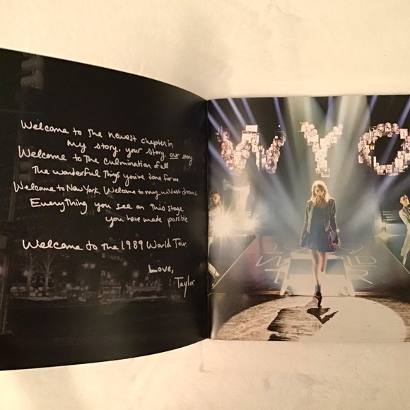 NEW Taylor Swift 1989 Tour Book Official Merchandise - Picture 3 of 3